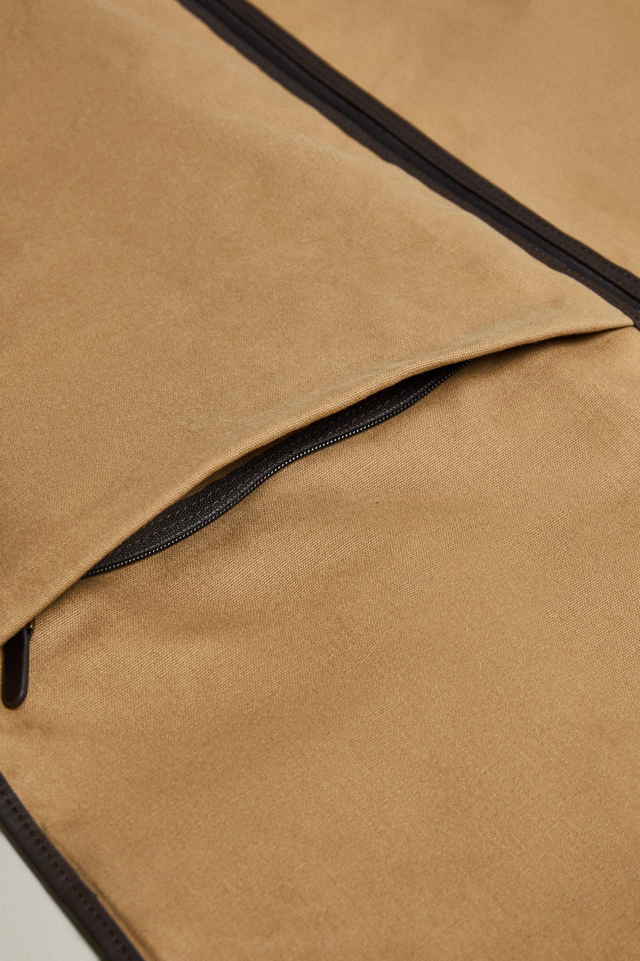 LEATHER GARMENT BAG